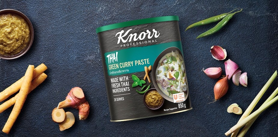 Watch: Say S̄wạs̄dī to Thai Green Curry
