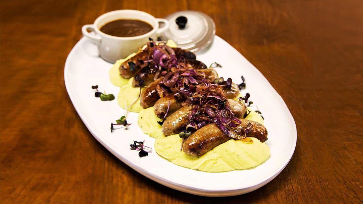 British Bangers, Hot English Mash and Crisp Onion – Recipe British Bangers, Hot English Mash and Crisp Onion – Recipe