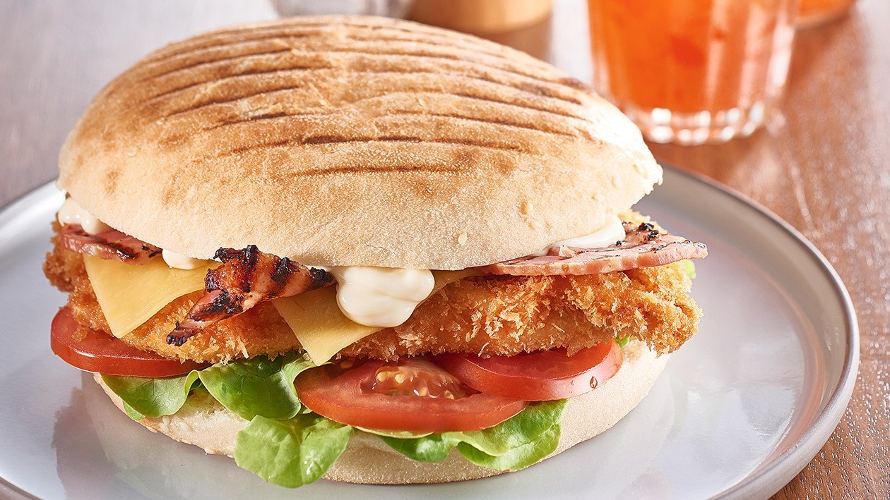 Chicken Schnitzel Turkish with Roma, Swiss Cheese and Honey Bacon – Recipe Chicken Schnitzel Turkish with Roma, Swiss Cheese and Honey Bacon – Recipe