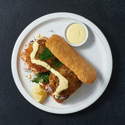 KNORR Hollandaise Gluten Free Sauce 1 L - Made with 100% cage free eggs for close-to-scratch taste. This versatile sauce can be used as a pour over sauce, as a dip, or as a base for delicious flavour mash-ups.