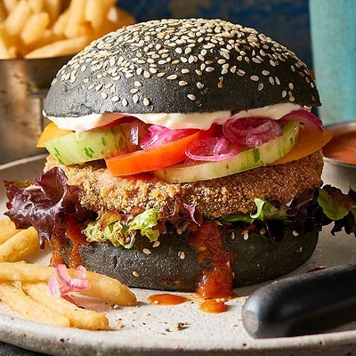 HELLMANN'S Plant Based Mayo 2.4kg - With the same great taste, texture and quality as Hellmann's Real Mayonnaise, Hellmann's Plant Based Mayo meets my diners’ desire for a plant-based or vegan diets.